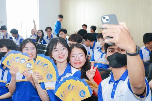 Trường ĐH đầu tiên khu vực phía Nam tổ chức chuyến xe miễn phí về Tết năm 2025