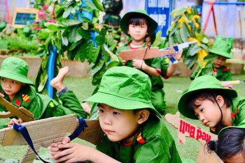 Nuôi dưỡng tình yêu đất nước từ chương trình 'Bé tập làm bộ đội'