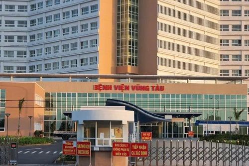 4 người nhập viện sau khi ăn bánh canh cá lóc và uống rượu