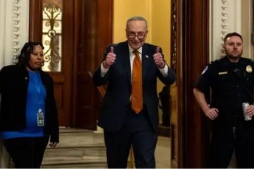 Tổng thống Biden phê chuẩn ngân sách, chính phủ Mỹ thoát nguy cơ đóng cửa trong gang tấc