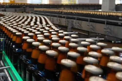 Các công ty sản xuất bia toàn cầu chia thị trường ở Ukraine và Nga khi thỏa thuận được bật đèn xanh
