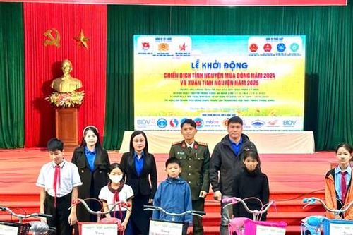 Tuổi trẻ nhiều cơ quan, đơn vị tại Huế ra quân tình nguyện mùa đông, xuân