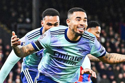 Arsenal vùi dập Crystal Palace 5-1