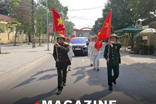 Những người tình nguyện đưa liệt sĩ về với gia đình