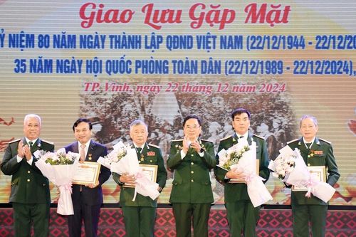 Cựu chiến binh Sư đoàn 320 khu vực Nghệ An - Hà Tĩnh gặp mặt kỷ niệm 80 năm Ngày thành lập Quân đội nhân dân Việt Nam