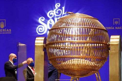 Người Tây Ban Nha háo hức chờ vận may với giải thưởng xổ số gần 2,8 tỷ USD