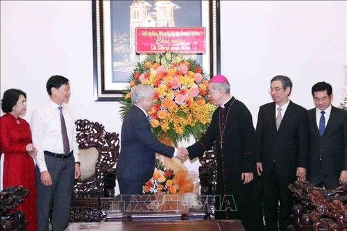 Lãnh đạo Đảng, Nhà nước, Ủy ban MTTQ Việt Nam chúc mừng Giáng sinh tại TP Hồ Chí Minh