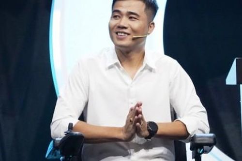 'Chàng trai không chân' bán hàng online kiếm tiền tỷ/tháng