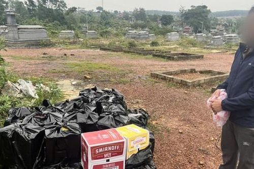 'Chặn đứng' nhiều vụ buôn lậu rượu ngoại ở Quảng Trị dịp cận Tết
