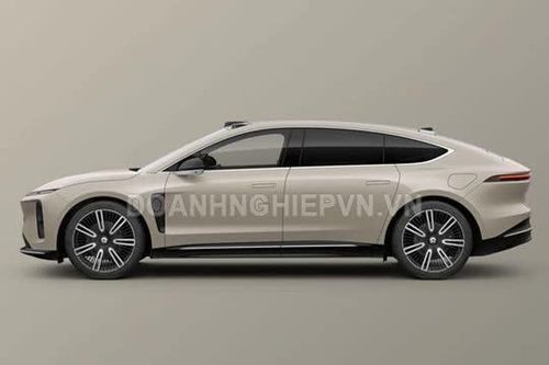 Xe sedan dài hơn 5,3 mét, công suất 707 mã lực, nội thất siêu sang, hàng loạt trang bị tối tân, giá gần 2,2 tỷ đồng