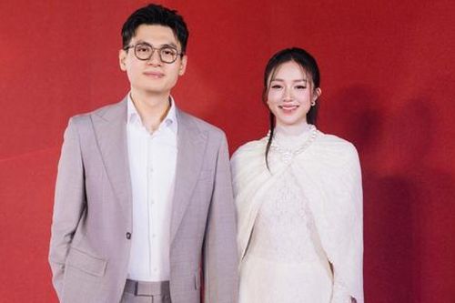 Gia đình bé Pam Yêu Ơi báo tin vui, người hâm mộ gửi lời chúc mừng