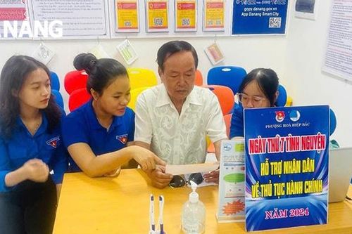 Hỗ trợ người dân giải quyết thủ tục hành chính