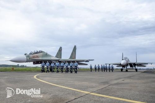 Canh giữ bầu trời Tổ quốc cùng 'hổ mang chúa' Su-30MK2