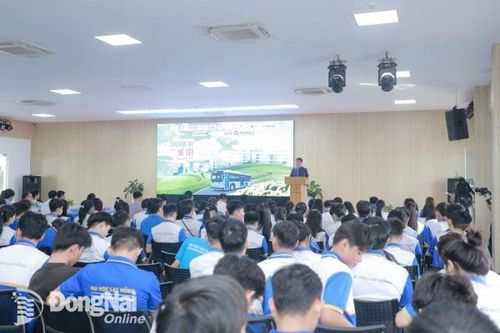 Trường đại học Lạc Hồng tổ chức Gala Chuyến xe về Tết năm 2025