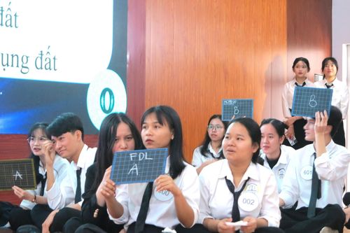 Chung kết cuộc thi 'Rung chuông vàng - Tìm hiểu pháp luật chuyên ngành'
