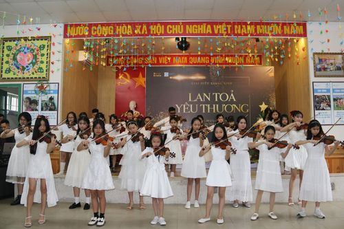 Mang âm nhạc đến Làng Trẻ em SOS Nha Trang