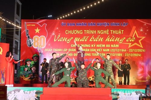 Đình Lập tổ chức chương trình nghệ thuật 'Vang mãi bản hùng ca'