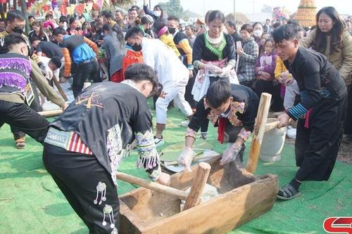 Sôi nổi các trò chơi dân gian của đồng bào dân tộc huyện Phù Yên
