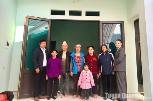 Khánh thành Nhà nhân ái cho bà cháu Lý Thị Loan, Triệu Yến Nhi