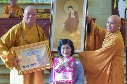 Trao giải và bế mạc Hội thi giáo lý Phật tử cấp Thành phố năm 2024 tại Việt Nam Quốc Tự