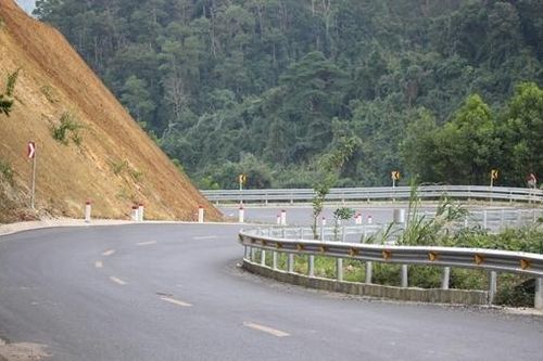 Tăng cường đảm bảo an toàn giao thông trên tuyến quốc lộ 49A