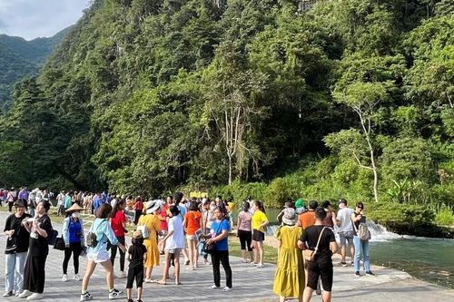 Toàn tỉnh đón 1,72 triệu lượt khách du lịch