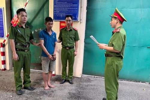 Bắt đối tượng dùng dao tấn công công an khi bị kiểm tra nồng độ cồn