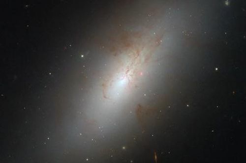 Lộ diện siêu vật thể 'giữa 2 thế giới' khiến NASA bối rối