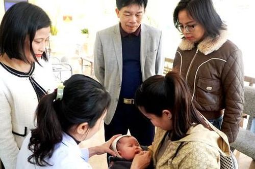 Hơn 80% trẻ ở Hà Tĩnh được uống vaccine Rota miễn phí