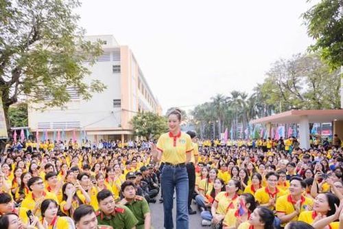 Chiến dịch Xuân tình nguyện 2025: 70.000 chiến sĩ tham gia cùng nhiều gương mặt 'cộm cán'