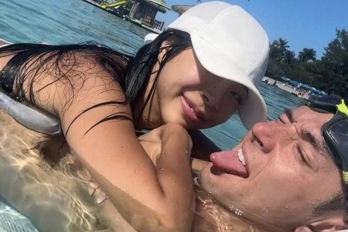 Vợ chồng tài tử 'Gia đình là số một' vướng tin đồn rạn nứt