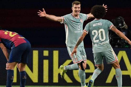 Atletico Madrid chiếm ngôi đầu La Liga: Simeone thay người quá hay!
