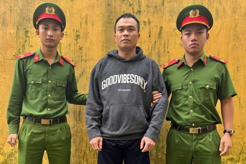 'Con nghiện' thủ 'hàng nóng'