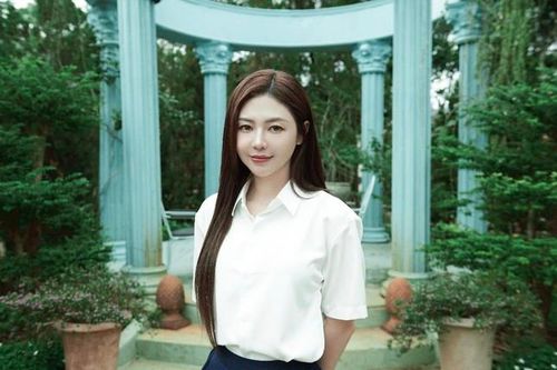 Sau tin đồn bị công ty cũ đòi hơn 1,5 tỷ đồng, Liz Kim Cương đáp trả theo cách không ngờ được