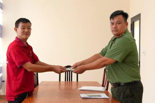 Chủ tiệm tạp hóa đến công an giao 84,5 triệu đồng do người khác chuyển nhầm
