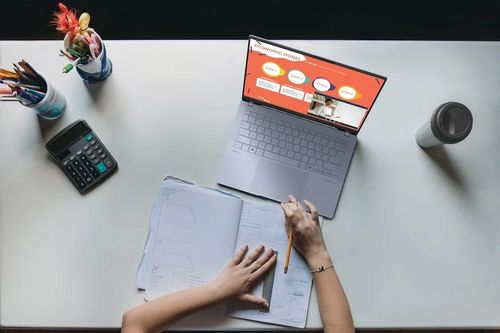 Laptop AI Vivobook S 14 mỏng nhẹ, mạnh mẽ với bộ xử lý Intel Core Ultra Series 2