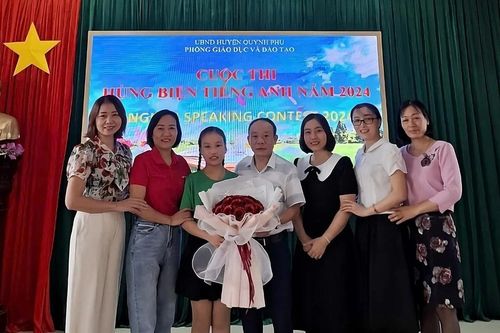 Nữ sinh lớp 6 có tài hùng biện bằng tiếng Anh