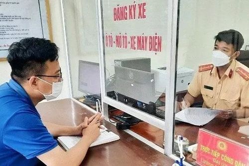 Sang tên xe máy phải đổi sang biển số mới từ ngày 1/1/2025