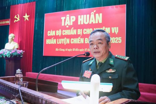 Tập huấn cán bộ chuẩn bị cho nhiệm vụ huấn luyện chiến đấu năm 2025