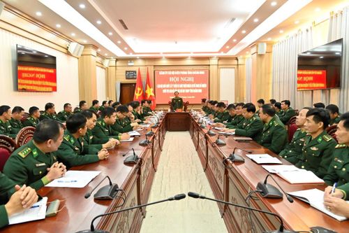 Trung tướng Lê Đức Thái làm việc tại BĐBP Quảng Ninh