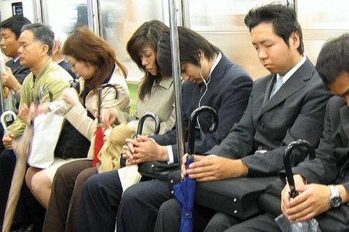 Nhiều người Nhật đau đầu vì nợ chồng nợ