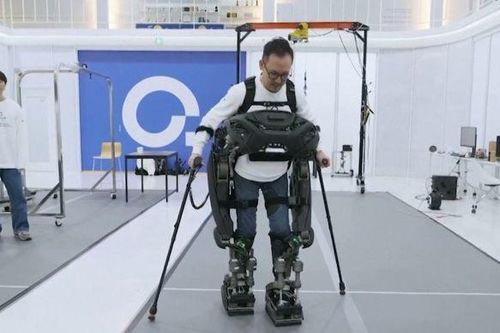 Robot giúp người bị liệt đi lại: Bước tiến công nghệ mới cho người khuyết tật