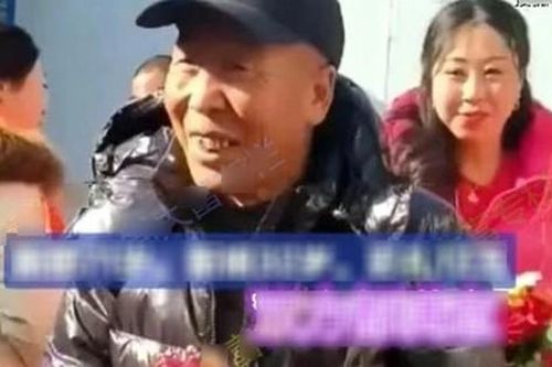 Cụ ông 71 tuổi cưới vợ trẻ 32 tuổi, nhan sắc cô dâu gây ngỡ ngàng