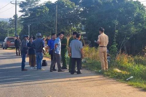 Bình Thuận: Điều tra nguyên nhân 2 người thương vong nằm ven đường