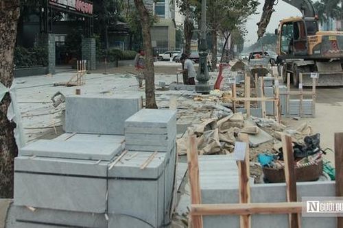 Gần Tết, vỉa hè trung tâm Tp.Vinh được 'thay áo mới'