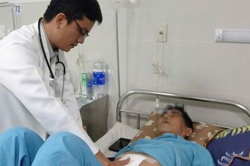 U mỡ khổng lồ nặng hơn 5kg trong bụng người đàn ông