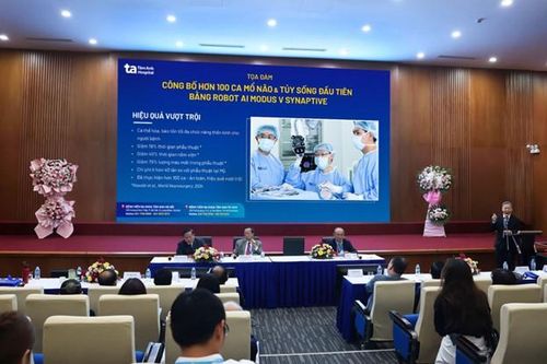 Thực hiện thành công 100 ca mổ não, tủy sống đầu tiên với Robot AI duy nhất tại Việt Nam