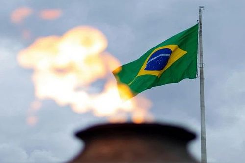 Brazil: Máy bay rơi xuống thành phố, ít nhất 10 người thiệt mạng