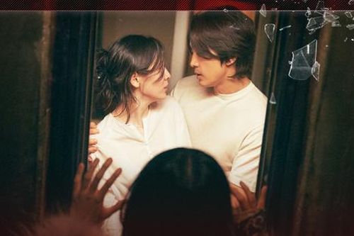 Tình cũ Song Hye Kyo khiến hàng triệu người phát sốt với phim mới ngập tràn cảnh nóng