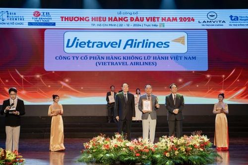 Vietravel Airlines được vinh danh tại lễ công bố thương hiệu hàng đầu Việt Nam 2024